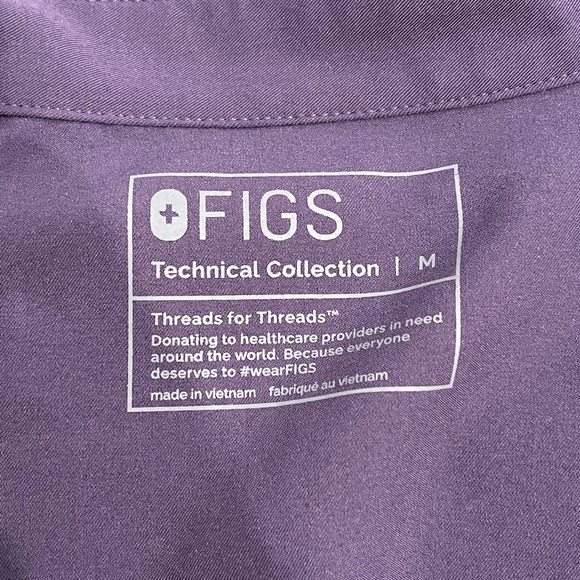 NWOT LIMITED EDITION Figs Rafaela Oversized Scrub Top - Purple Shadow (M) - Picture 6 of 6